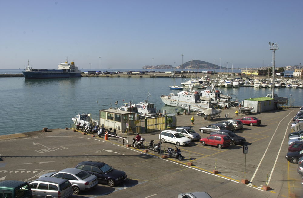 Formia / Precipita in mare al Molo Azzurra al voltante della sua auto, anziano perde la vita