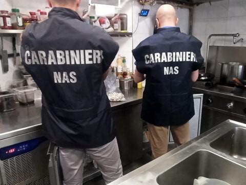 Latina / Chiusura immediata per un ristorante, gravi carenze igienico sanitarie