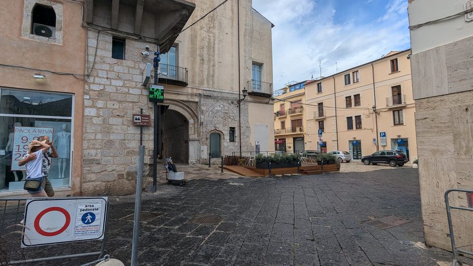 Fondi / Definitiva pedonalizzazione di Piazza Duomo, tutto il calendario e le regole