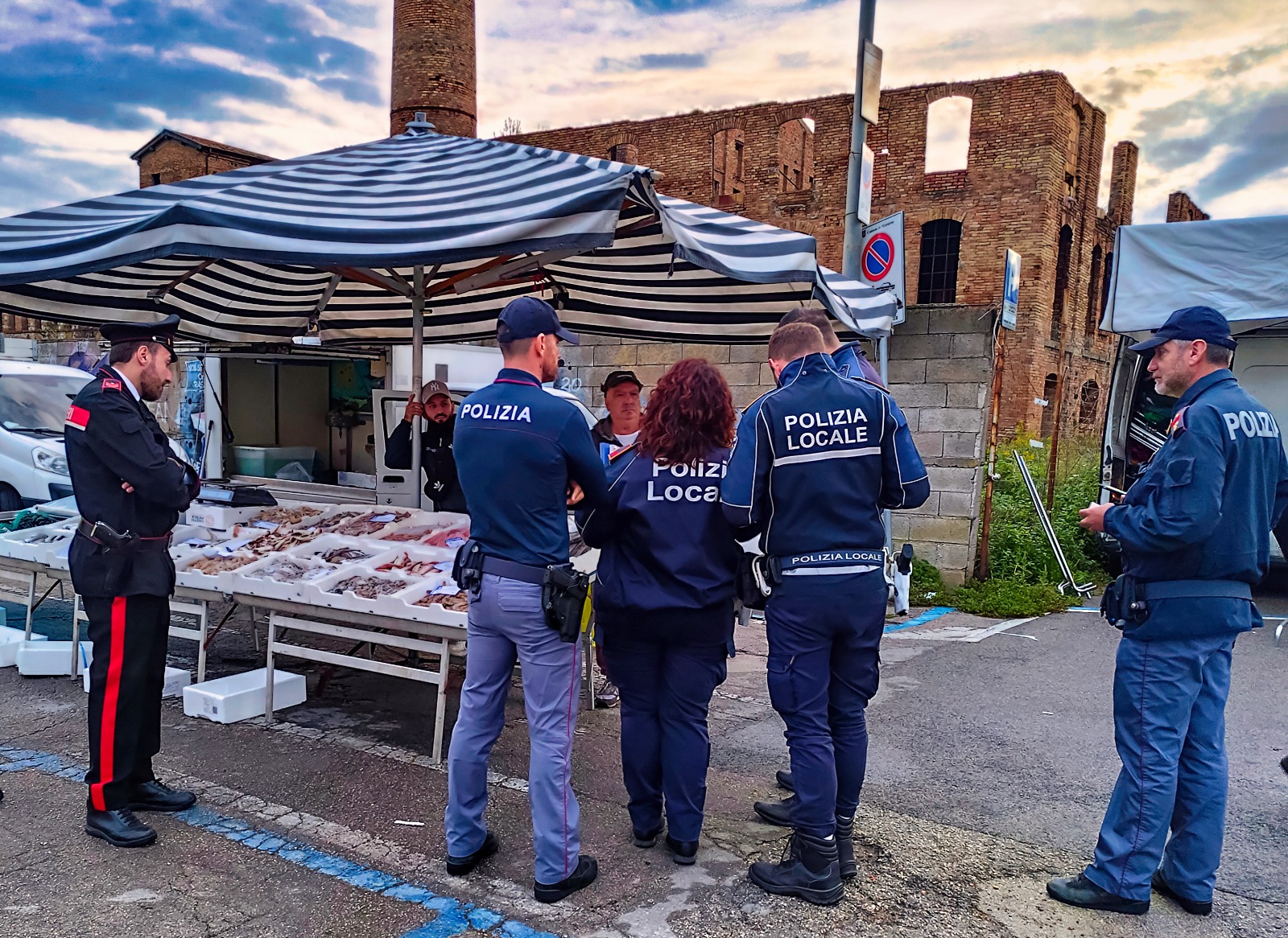 Minturno / Controlli amministrativi della Polizia e della Polizia Locale in località Sieci a Scauri