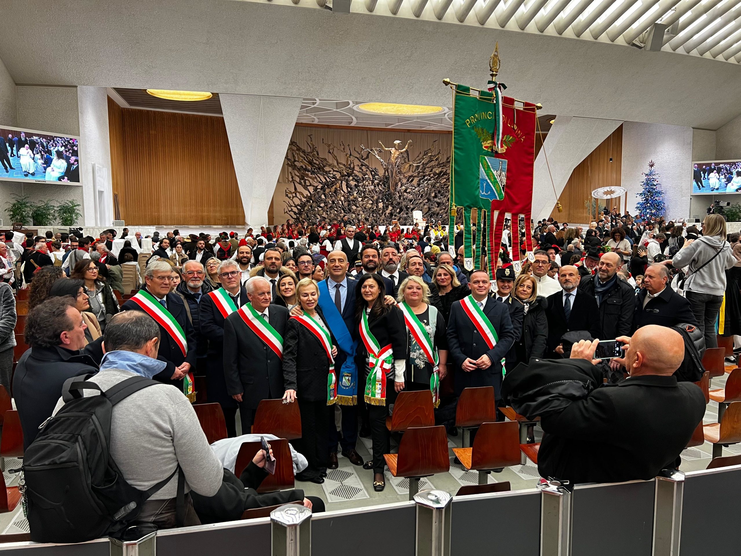 Latina /  Provincia di Latina in udienza dal Papa per celebrare il 90° anniversario dalla sua fondazione