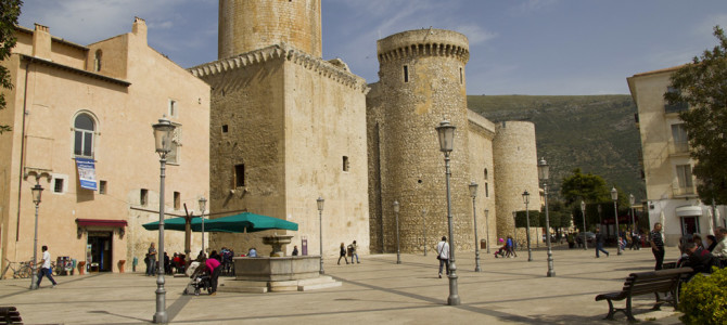 Fondi castello