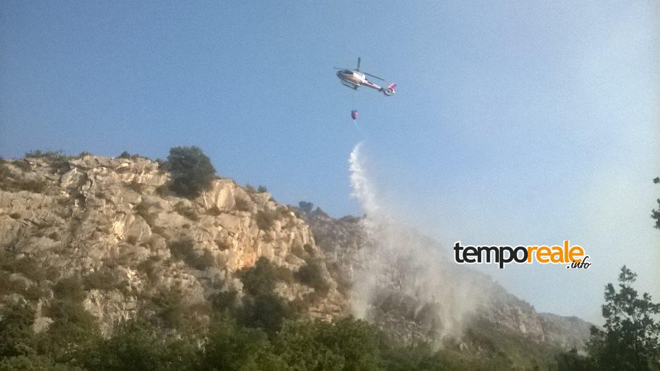 Un altro elicottero in azione (foto di Salvatore Vento)