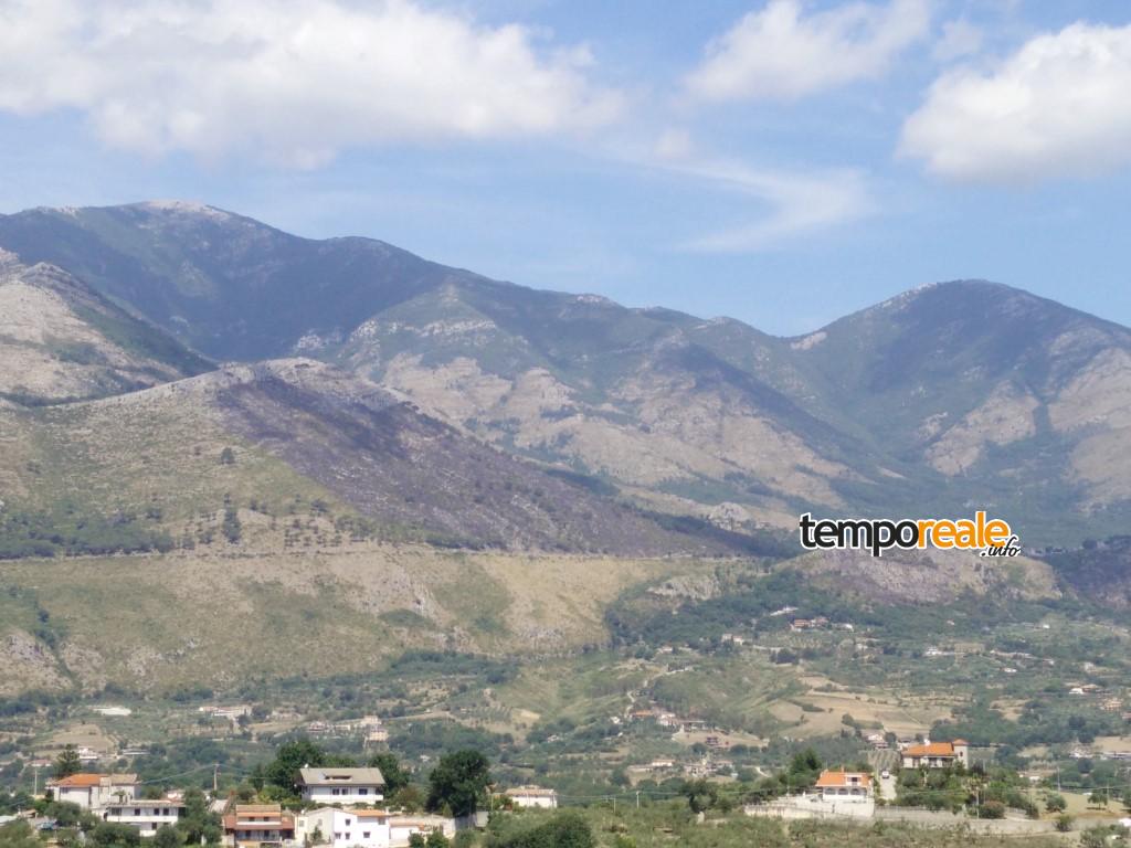 Come si presenta la montagna dopo l'incendio