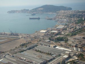 banchina scarico merci porto di gaeta