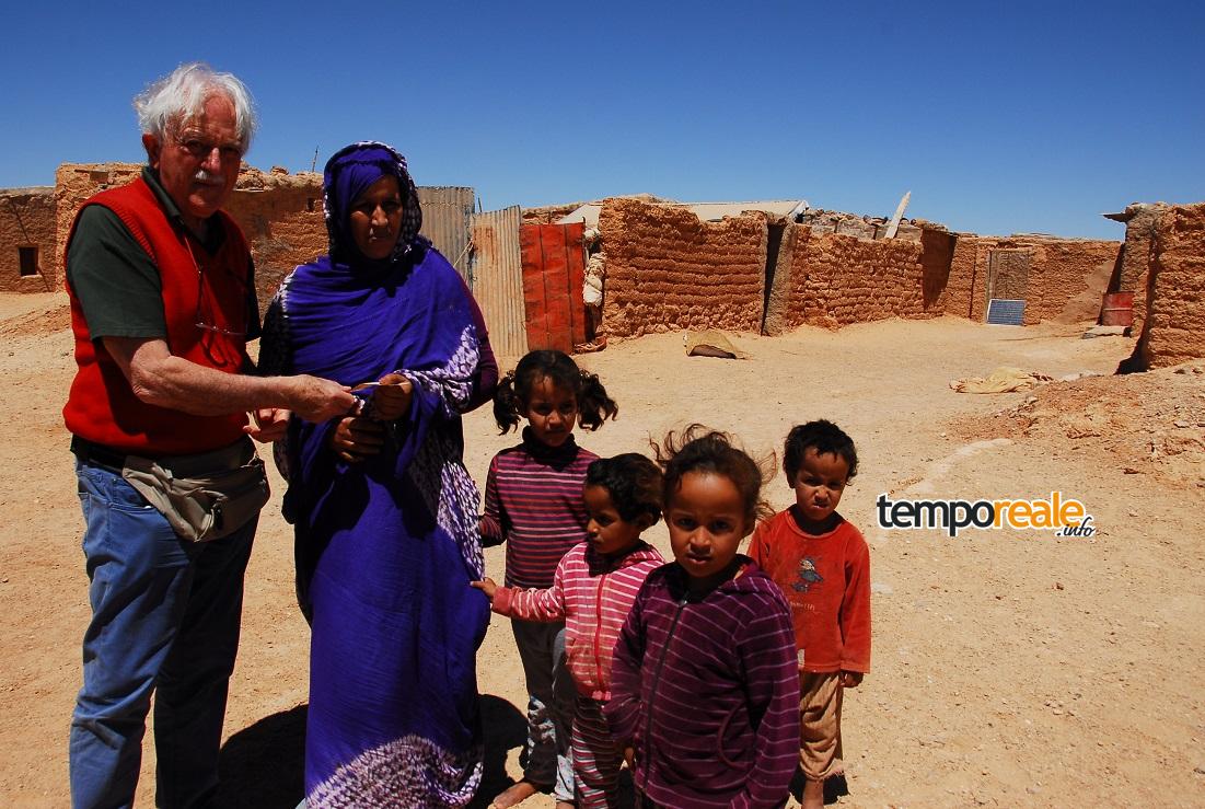 Marcello Lucciola con famiglia Saharawi