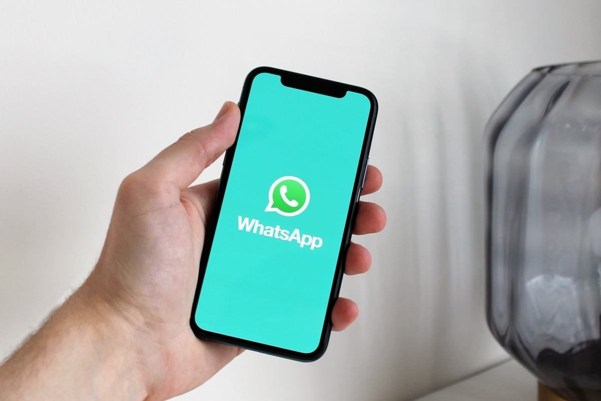 Telefono con interfaccia Whatsapp