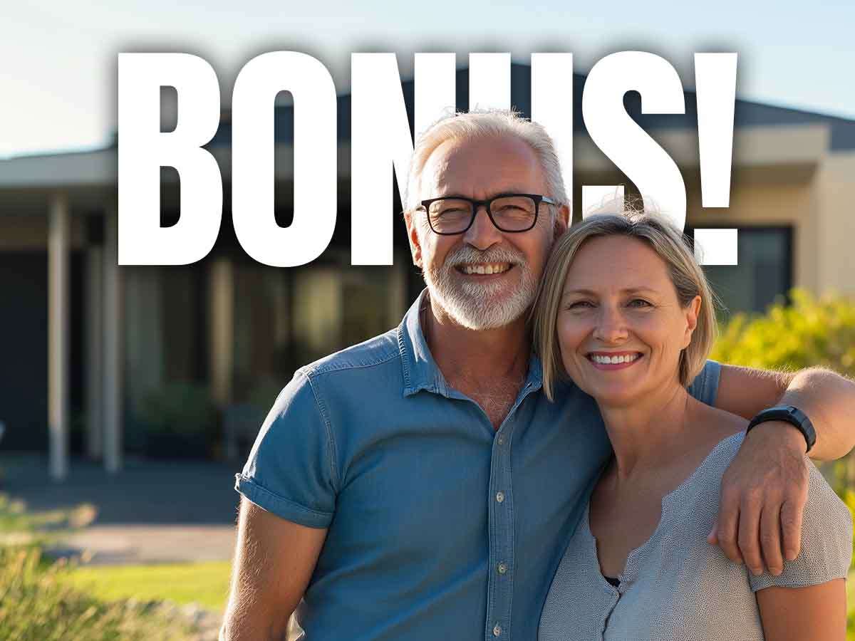 Coppia sorridente, sullo sfondo "bonus"