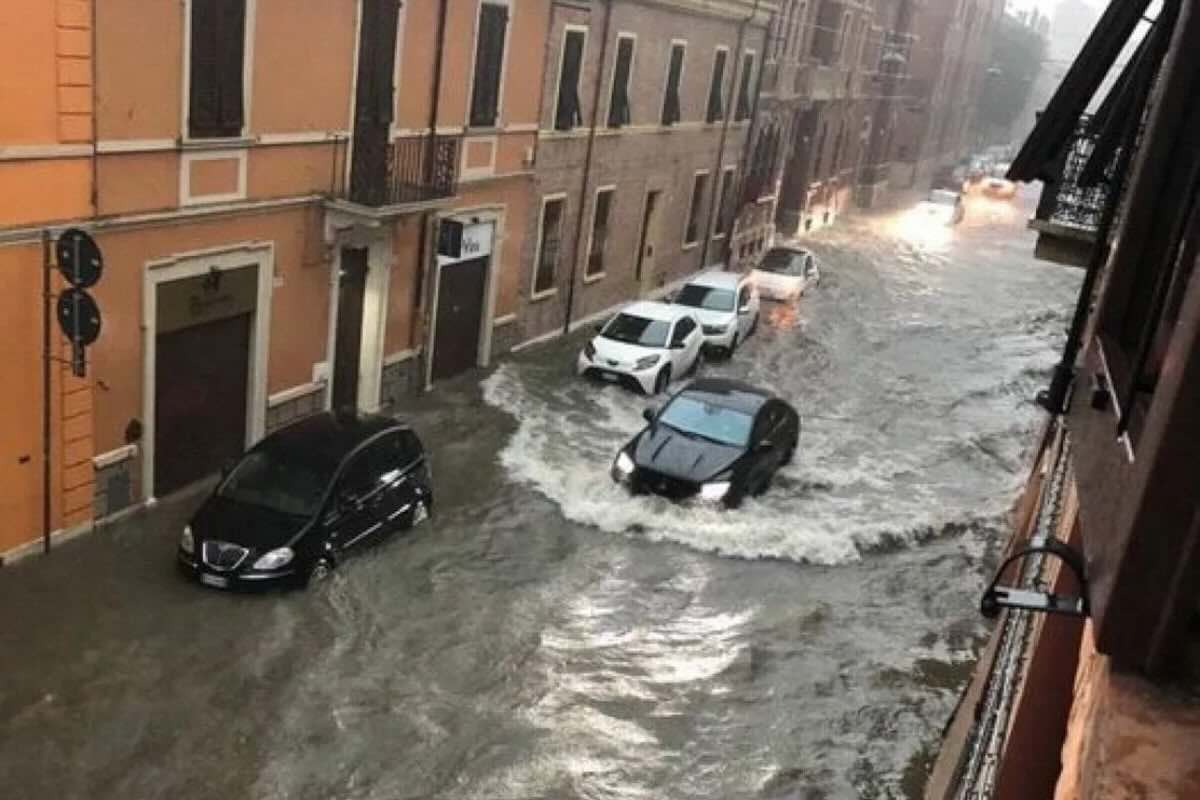 Allerta meteo per lunedì 24 marzo 2025: la Protezione Civile lancia l’allarme!